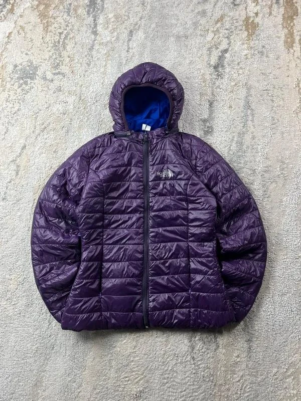 The north face Women’s Purple Zip Up Hooded Puffer Jacket Size M